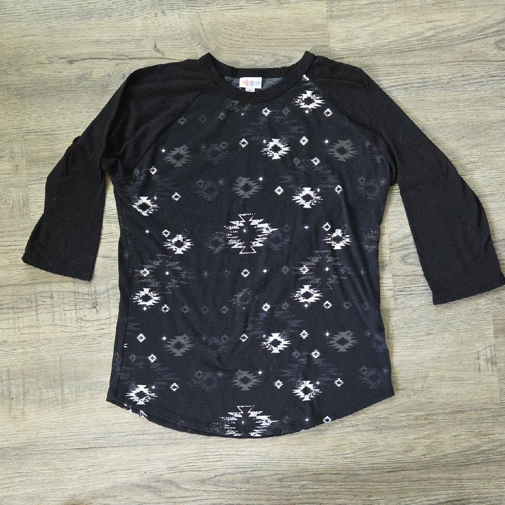 LuLaRoe Black and White Geometric Raglan T